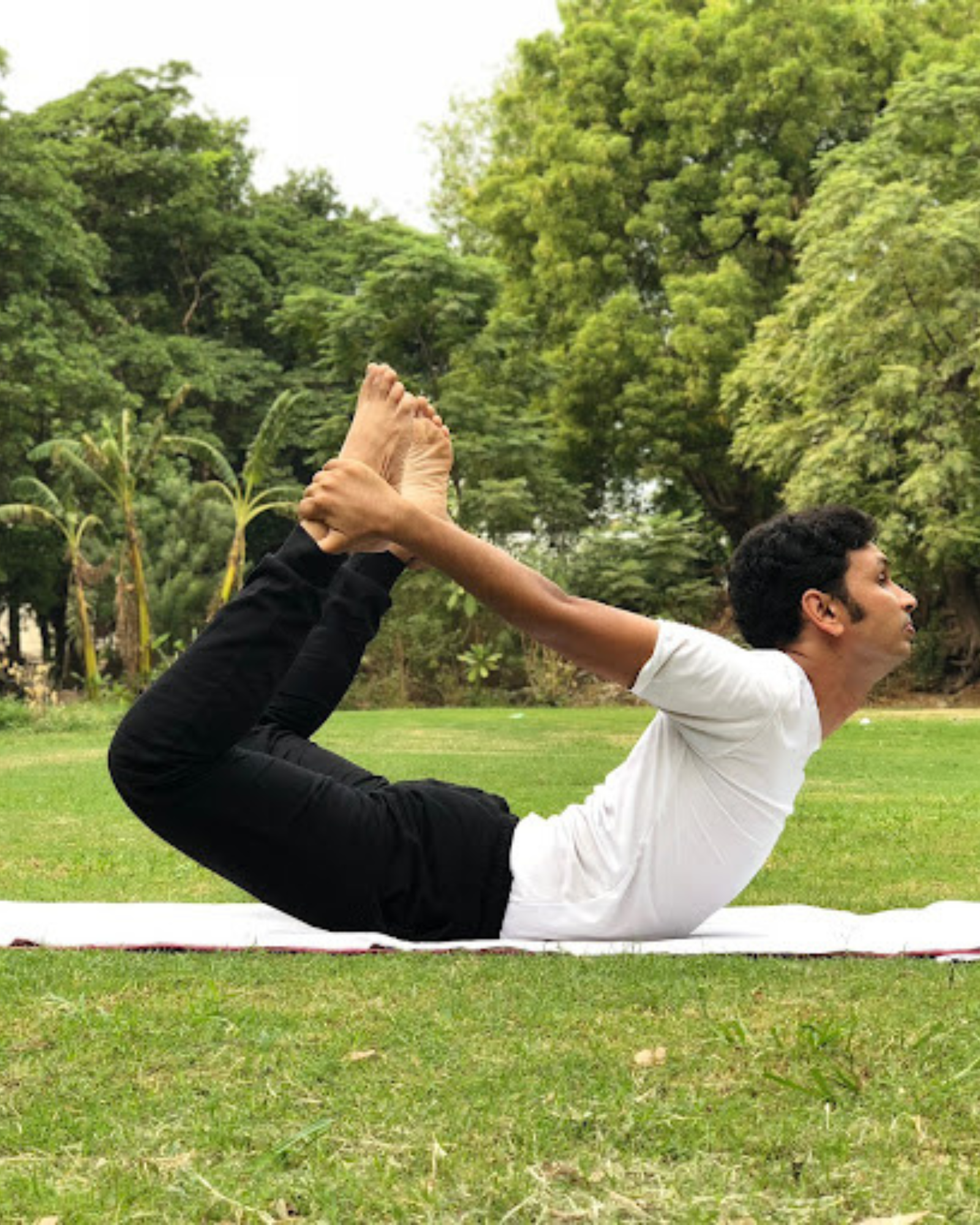 Dhanurasana